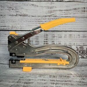 Crop A Dile II Big Bite We R Memory Keepers Hole Punch 6" Reach Tool